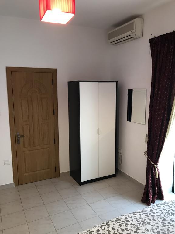 Swieqi Semi Detached Maisonette Saint Julian's Exterior photo